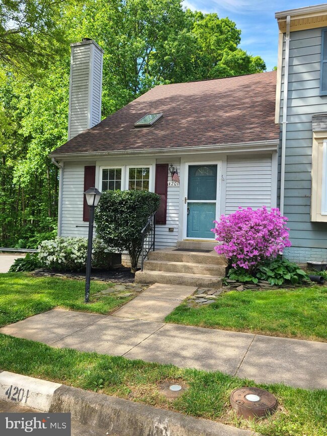 4201 Jonathan Ct, Dumfries, VA 22025 - photo 2