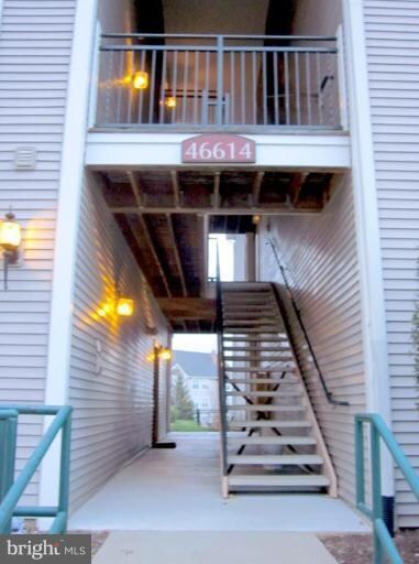 46614 Drysdale Terrace unit 200, Sterling, VA 20165 - photo 2