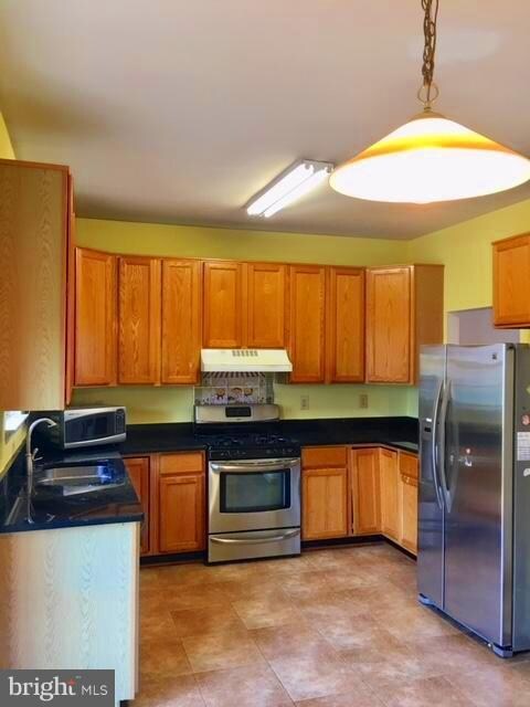 13106 Plotner Farm Rd, Herndon, VA 20171 - photo 6