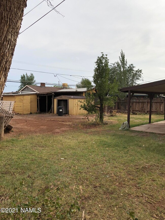 105 E Mahoney St, Winslow, AZ 86047 - photo 3