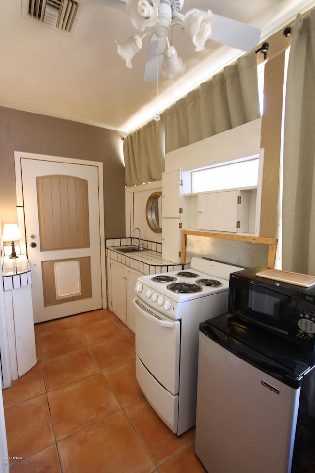 2215 E La Mirada St unit C, Tucson, AZ 85719 - photo 6