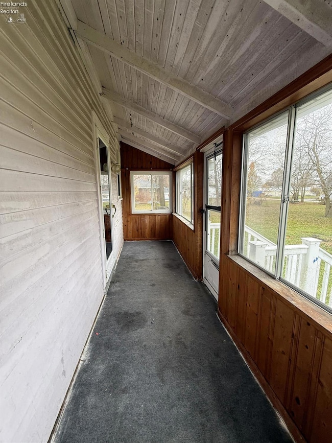 527 N Locust St, Oak Harbor, OH 43449 - photo 6