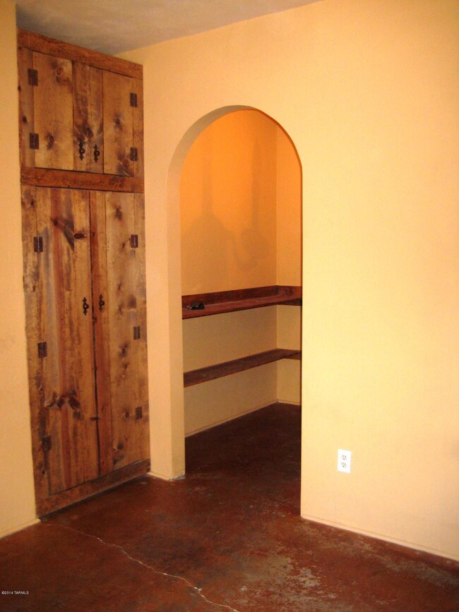 2215 E La Mirada St unit B, Tucson, AZ 85719 - photo 4