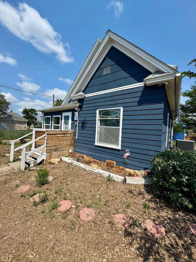 626 St Vrain Ave, Las Animas, CO 81054 - photo 4