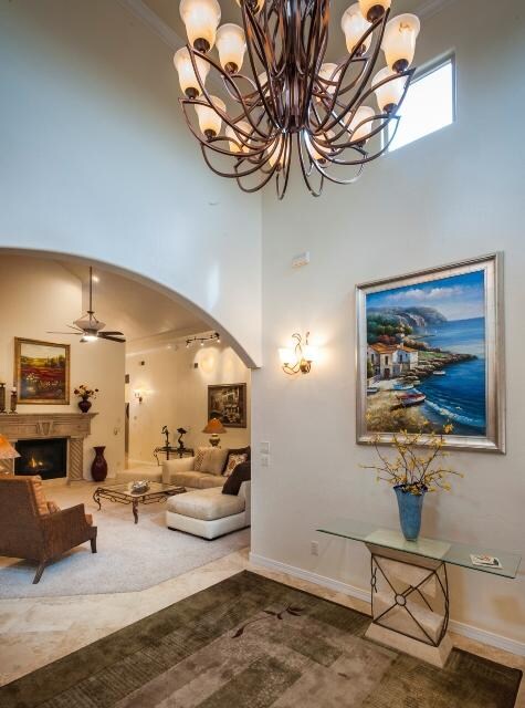 entry chandelier 512 e.jpg