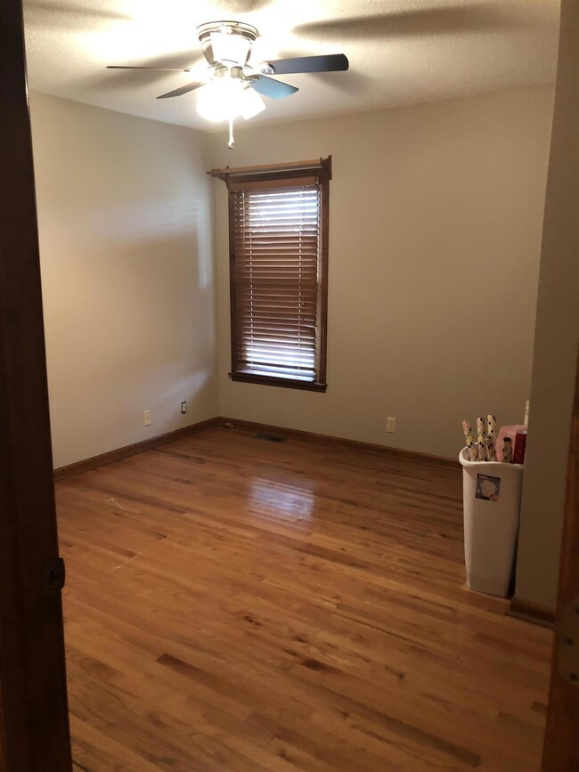 2006 S Cannon Blvd, Shelbyville, TN 37160 - photo 5