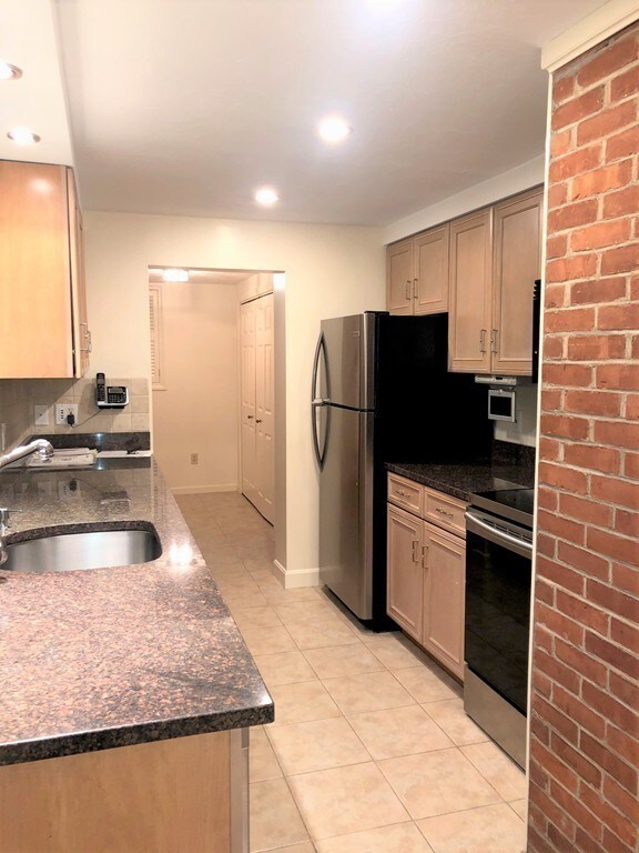 62 Barrows St unit 1, Norton, MA 02766 - photo 5