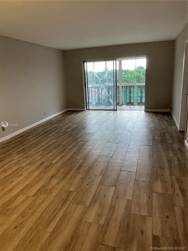 215 SE 3rd St unit 306C, Hallandale Beach, FL 33009 - photo 5