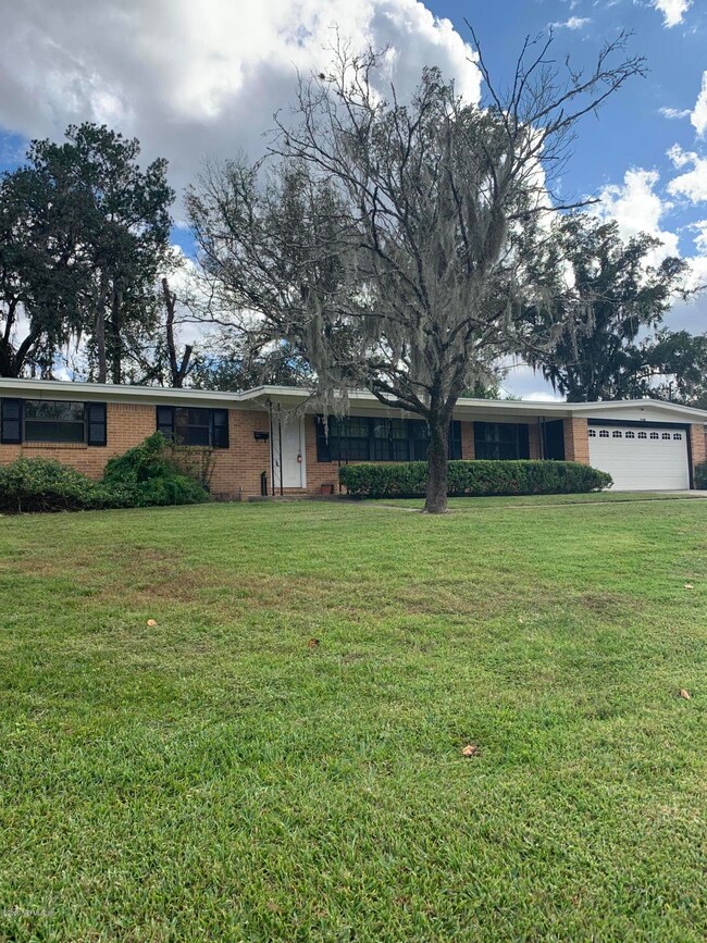 7144 Hanson Dr N, Jacksonville, FL 32210 - photo 2