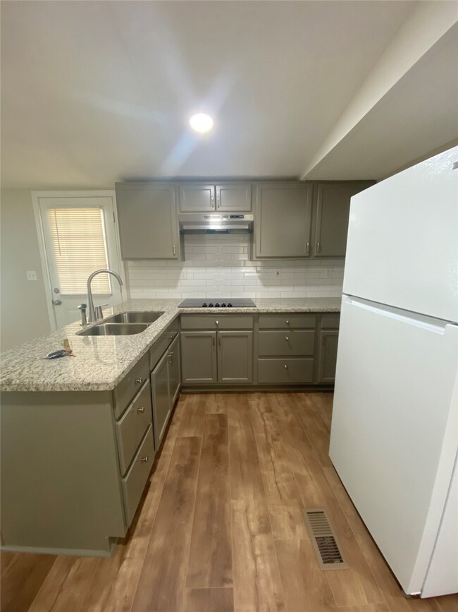 11113 Bentley St unit B, Houston, TX 77093 - photo 4