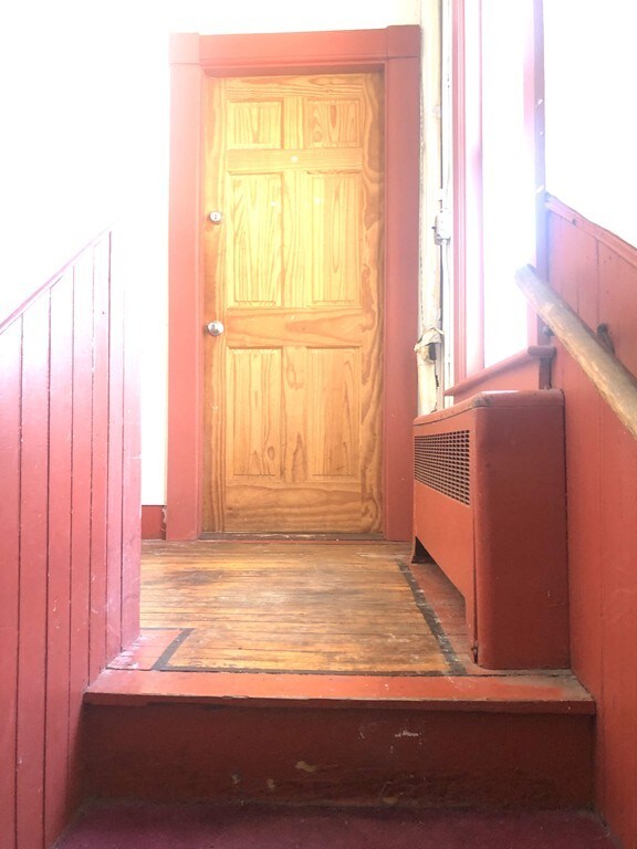 9 Laurel St unit 2, Lynn, MA 01905 - photo 3