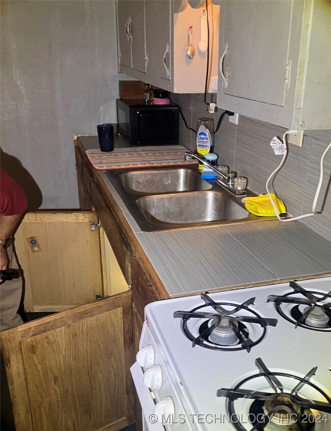 1132 C St SE, Ardmore, OK 73401 - photo 5