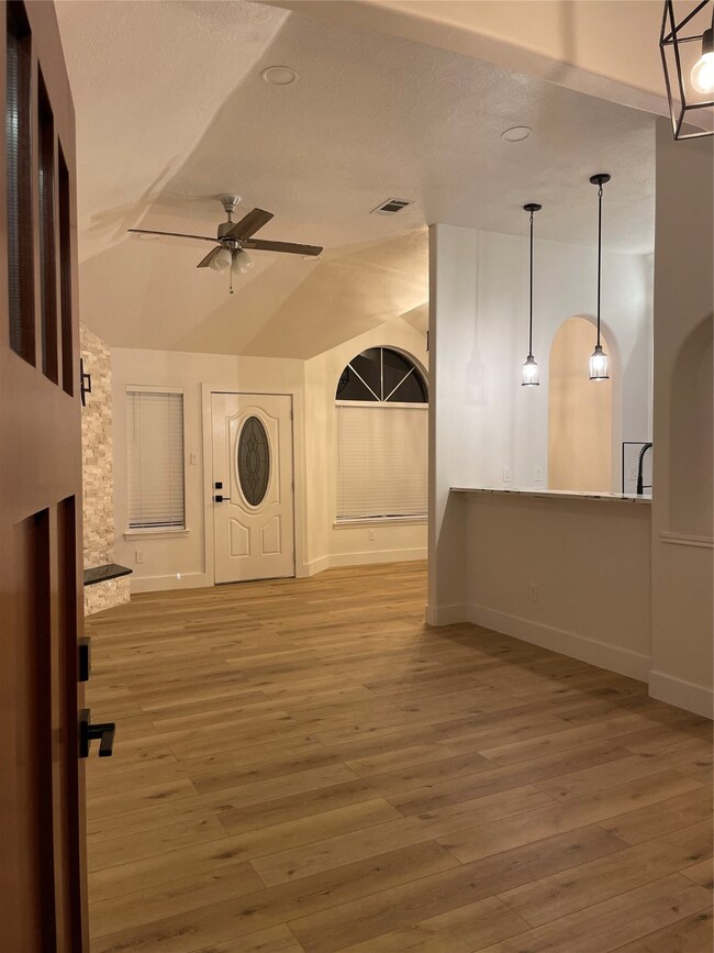 3802 Red Fir Dr, Houston, TX 77088 - photo 2