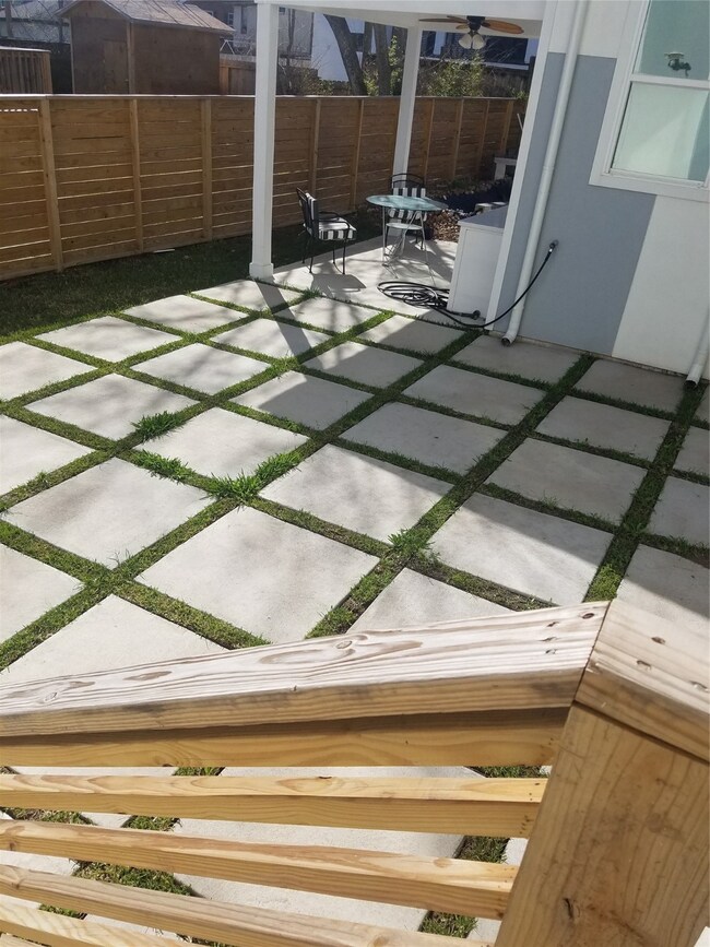 5722 Cullen Blvd unit B, Houston, TX 77021 - photo 7