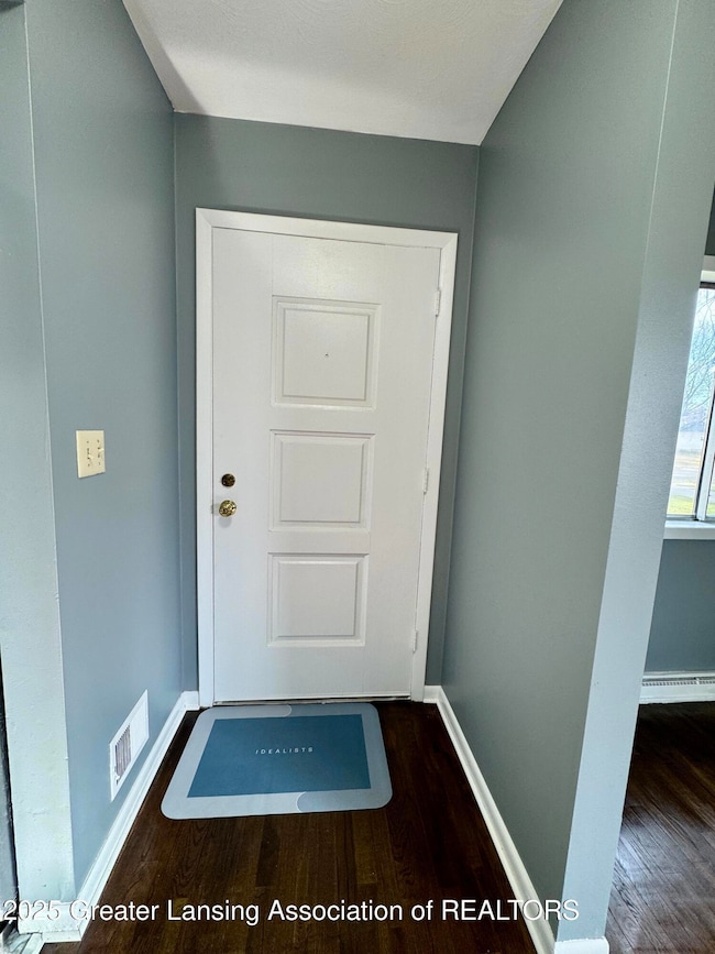 1729 Reo Rd, Lansing, MI 48910 - photo 4