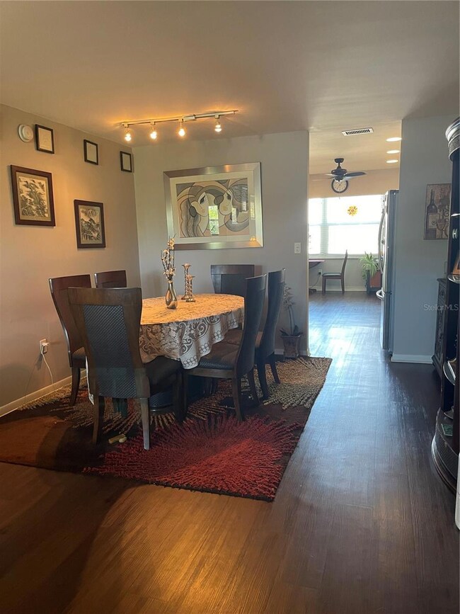 Living room/dining area combo