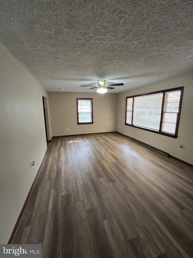 5090 Hawthorne Rd, La Plata, MD 20646 - photo 7