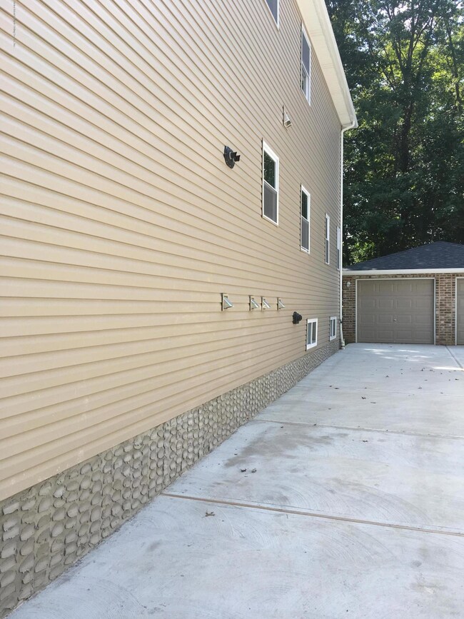 DRIVEWAY & GARAGE