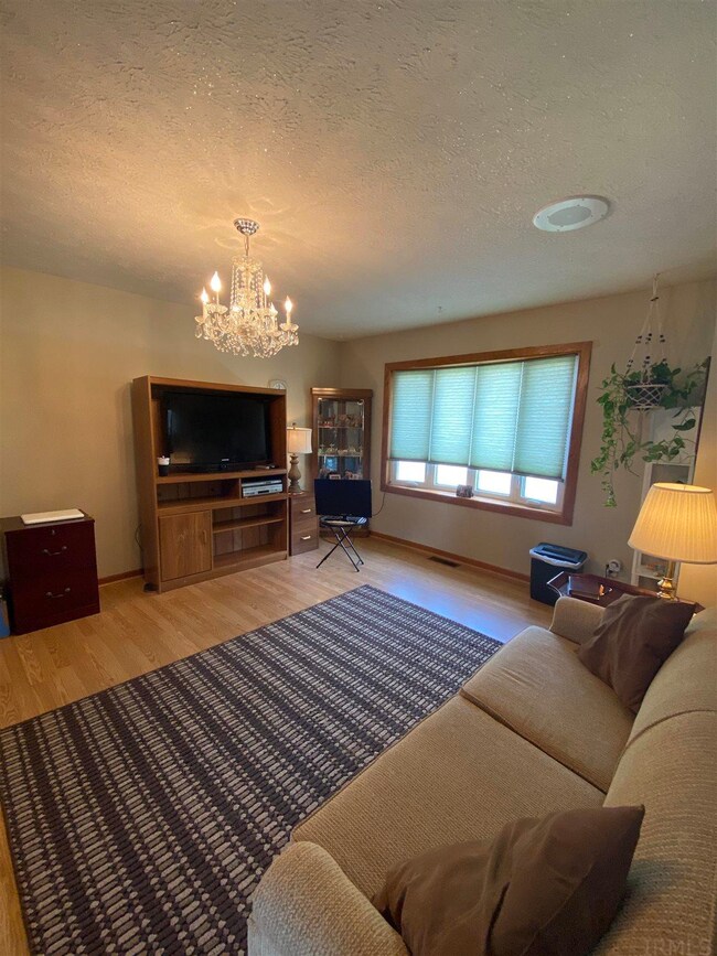 324 Maple St, Tipton, IN 46072 - photo 3