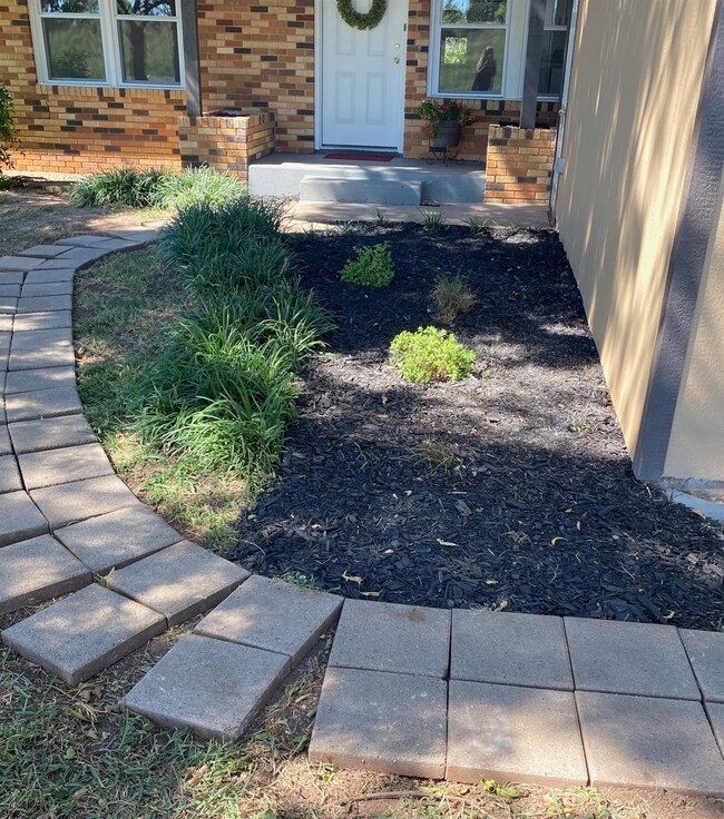 913 Devonwood Ave, Duncan, OK 73533 - photo 3