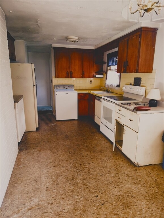 88 Roseen Rd, Holbrook, MA 02343 - photo 6