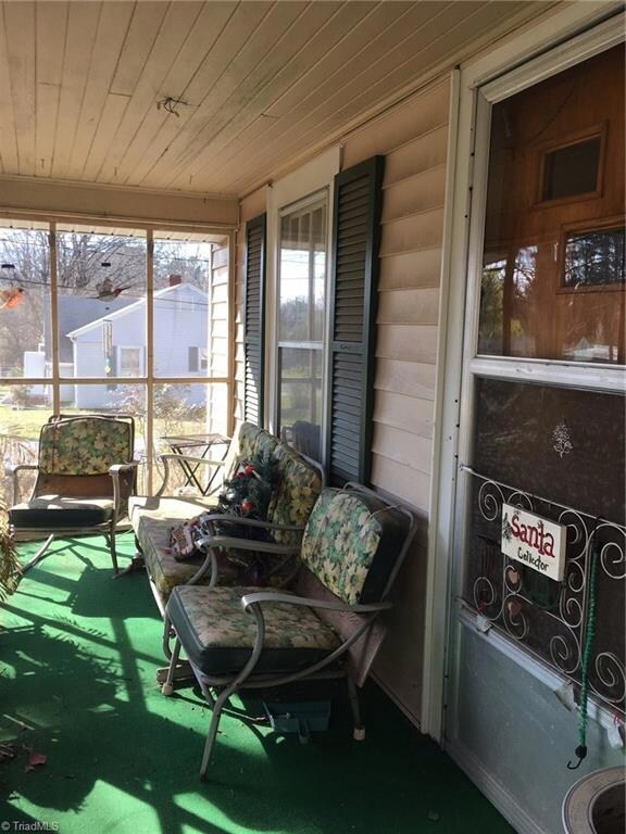 301 Virginia Ave, Asheboro, NC 27203 - photo 7