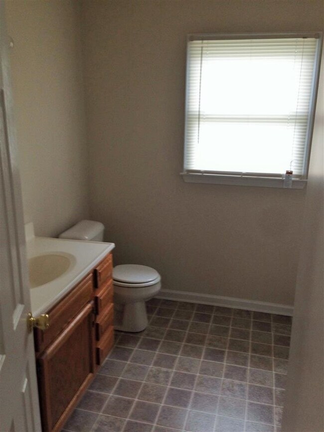 157A Lakewood Dr, Jacksonville, NC 28546 - photo 5