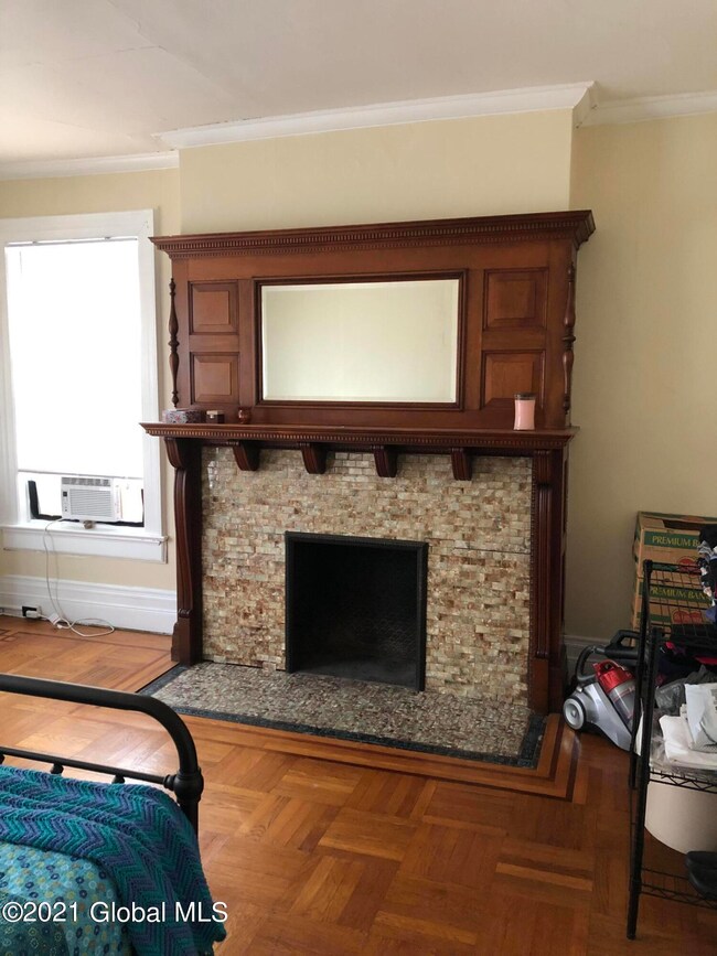 129 S Lake Ave, Albany, NY 12208 - photo 3