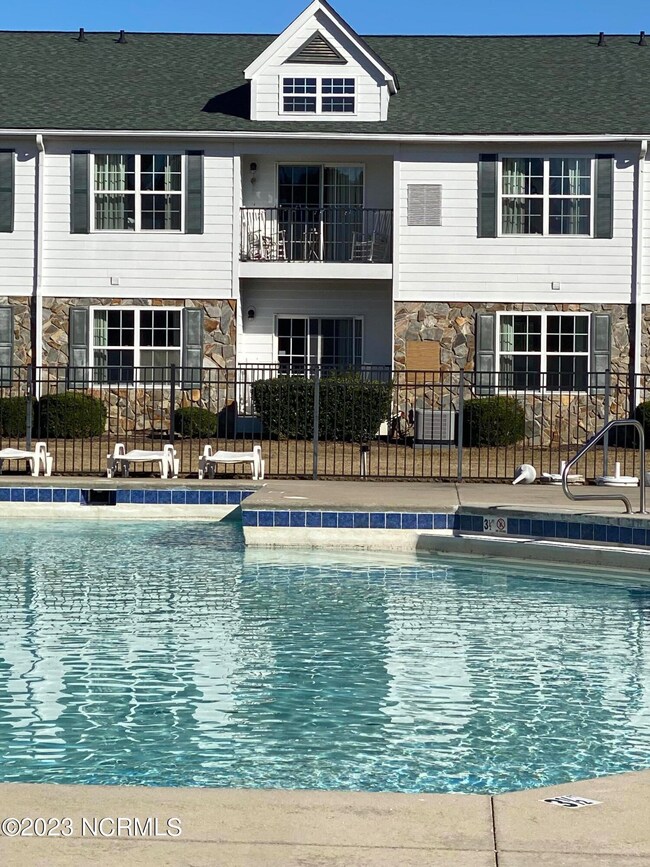 D102 Front n Pool