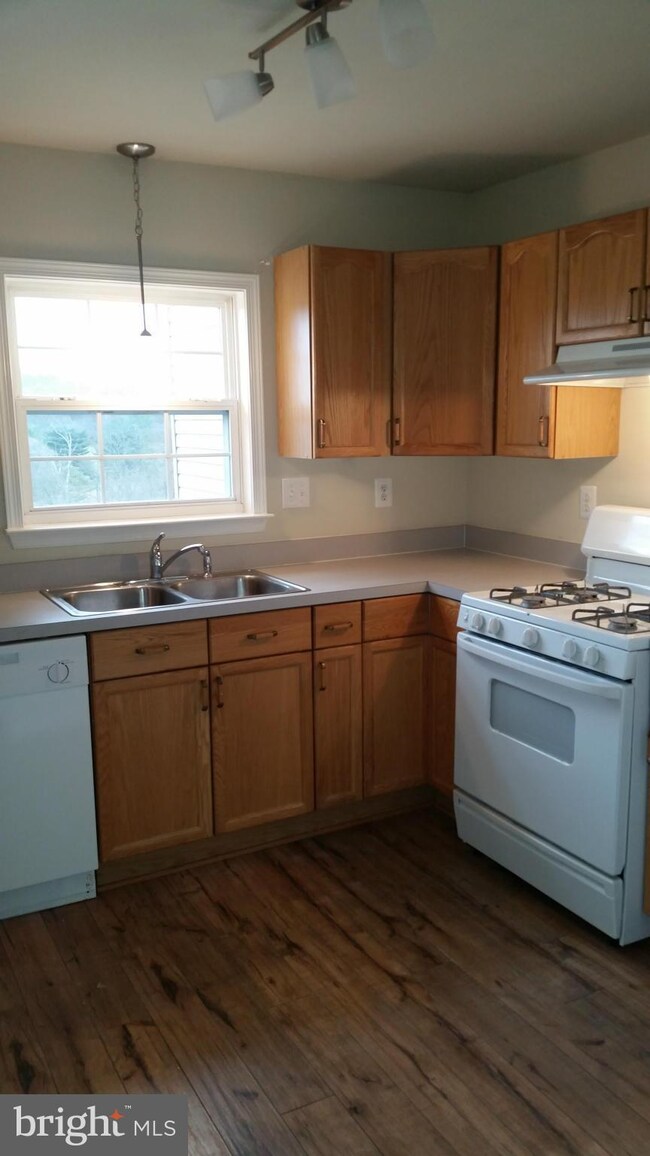 29 Litchfield Ln E, Martinsburg, WV 25405 - photo 4