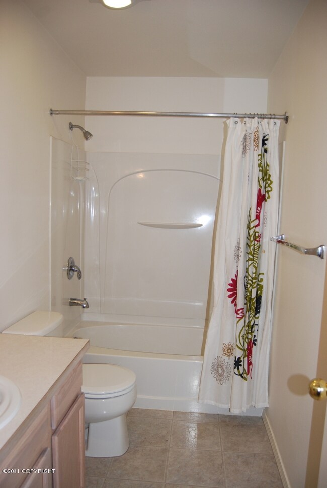 Bathroom on 1st floor