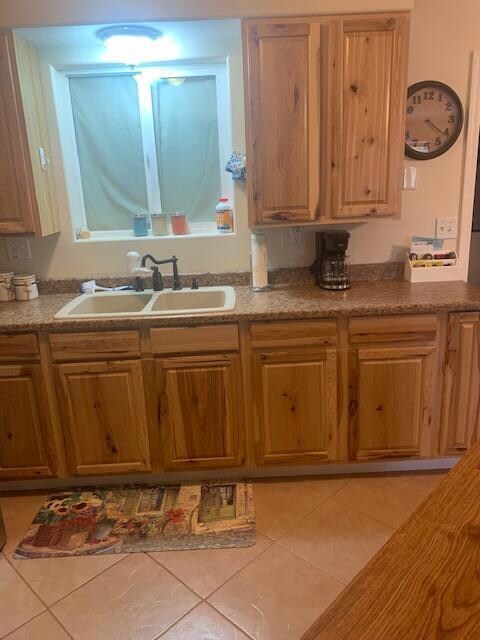 NEWER CABINETS & SINK DEANNE