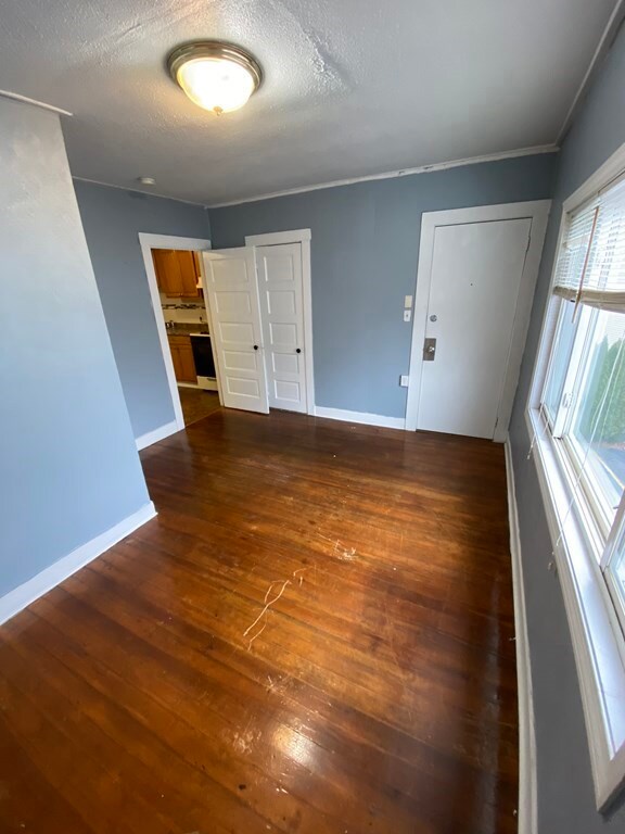 26 Brow St unit 2W, Fall River, MA 02721 - photo 4