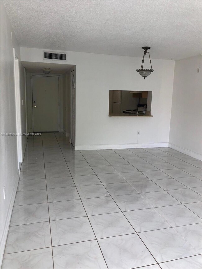 9360 Fontainebleau Blvd unit 308, Miami, FL 33172 - photo 5