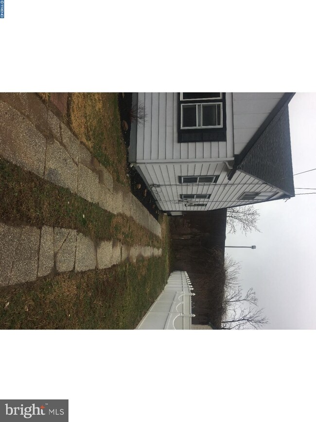 351 Spruce Ave, Gloucester City, NJ 08030 - photo 2