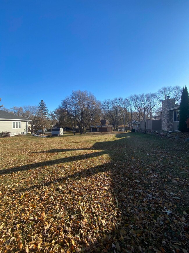 1309 Hill Ave, Spirit Lake, IA 51360 - photo 3