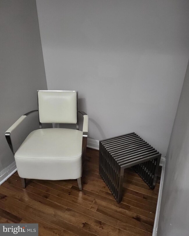 2012 Mount Royal Terrace unit 4, Baltimore, MD 21217 - photo 2