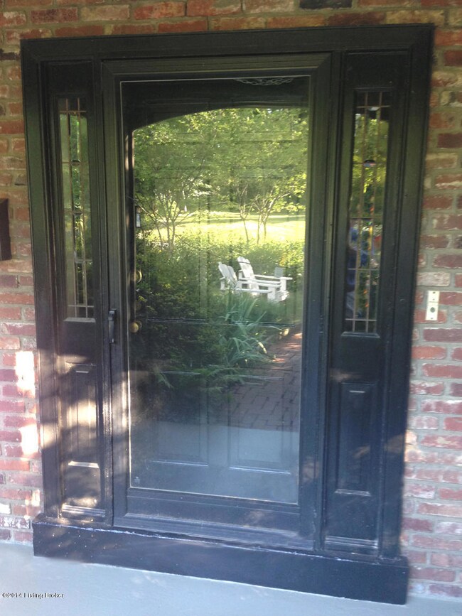 01bFrontDoor