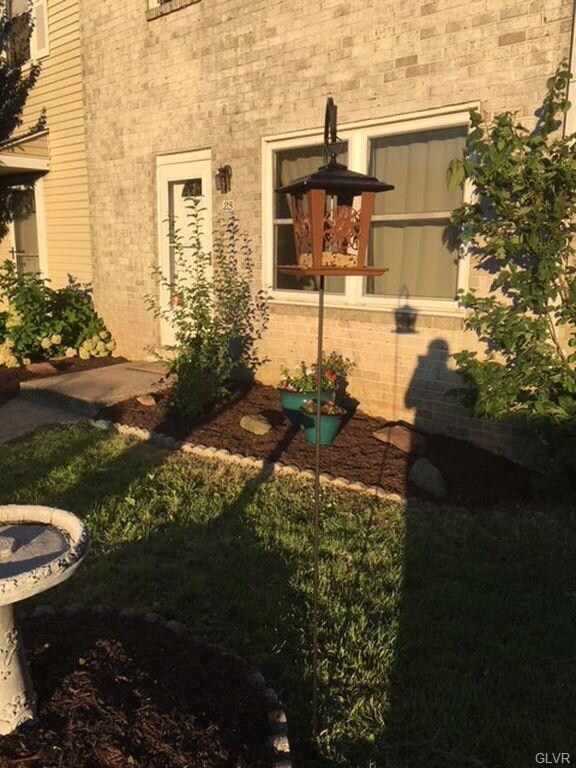 23 Eisenhower Cir, Whitehall, PA 18052 - photo 2