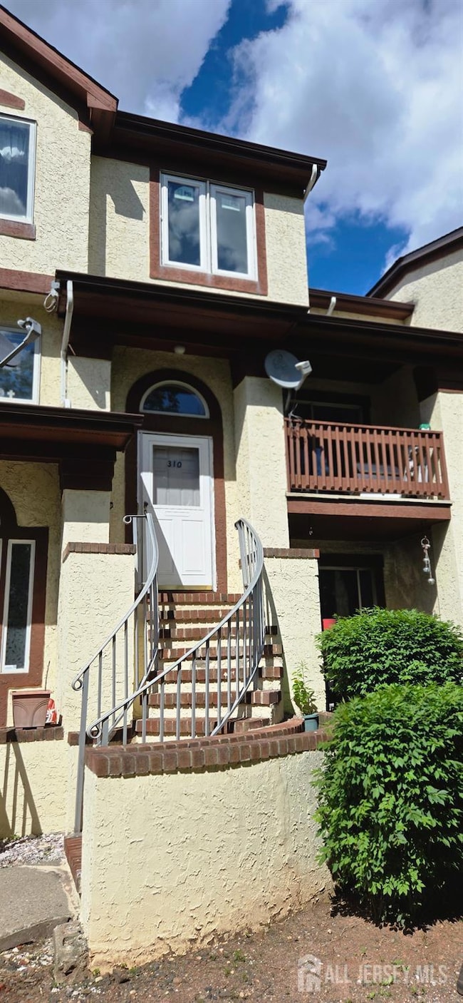 310 Michaels Ct, Woodbridge, NJ 07095 - photo 2