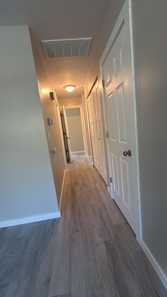 1093 S Sugar St, Lima, OH 45804 - photo 4