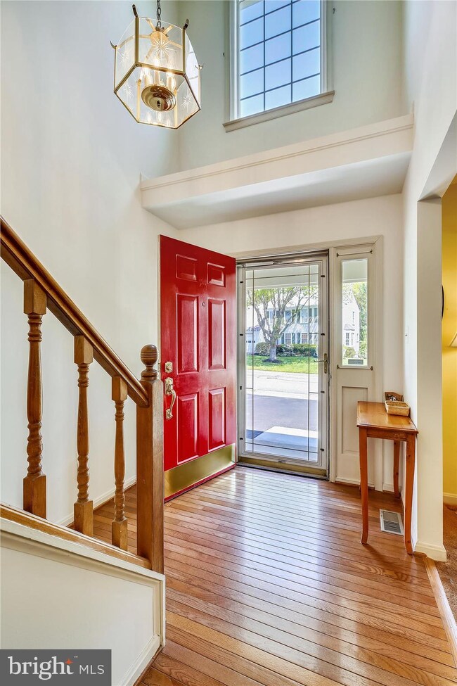 10 Burnt Woods Ct, Germantown, MD 20874 - photo 2