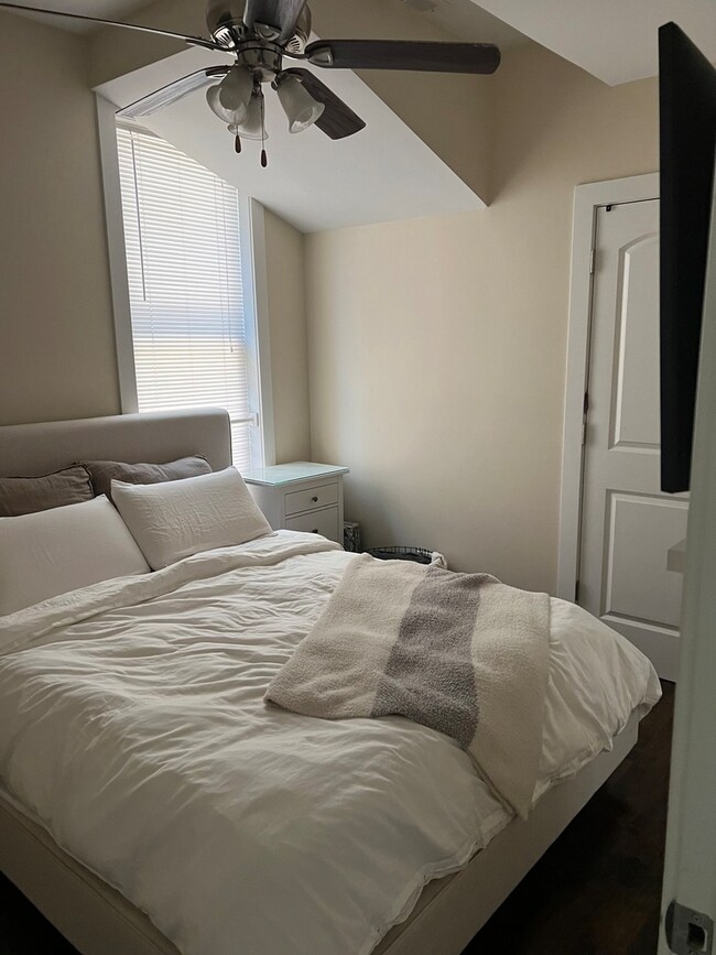 2247 W Thomas St unit 1F, Chicago, IL 60622 - photo 6