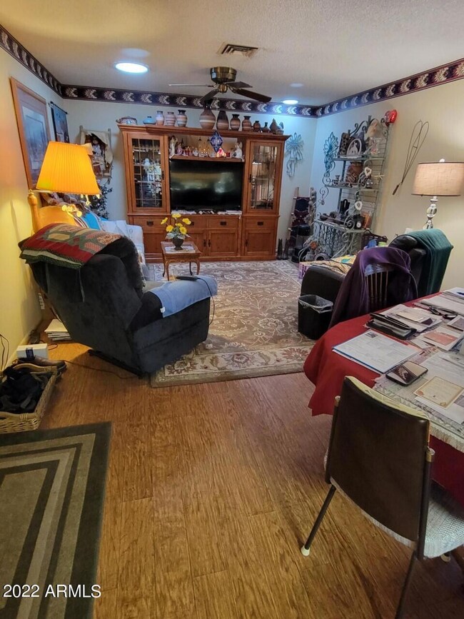 1220 FAMILY ROOM