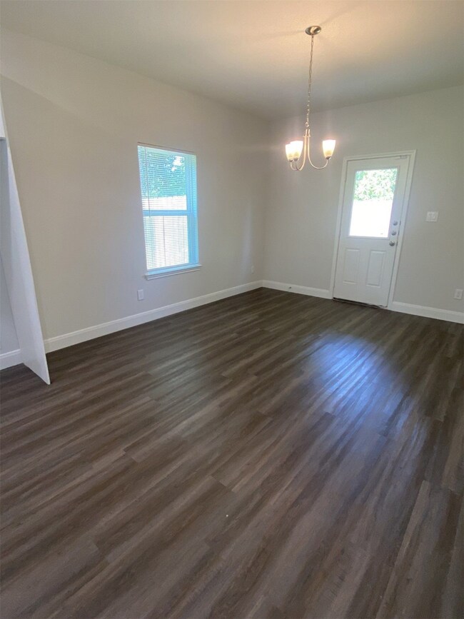 9314 Sundown Dr unit A, Houston, TX 77016 - photo 5