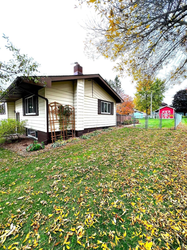 715 4th Ave NW, Plainview, MN 55964 - photo 4