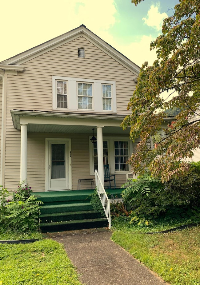 41 Begonia Ln unit 41A, Alloy, WV 25002 - photo 2