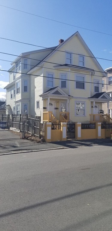 81 Bailey St unit 1, Lawrence, MA 01843 - photo 2