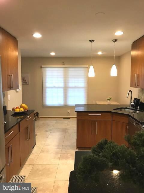 12202 Tildenwood Dr, Rockville, MD 20852 - photo 7