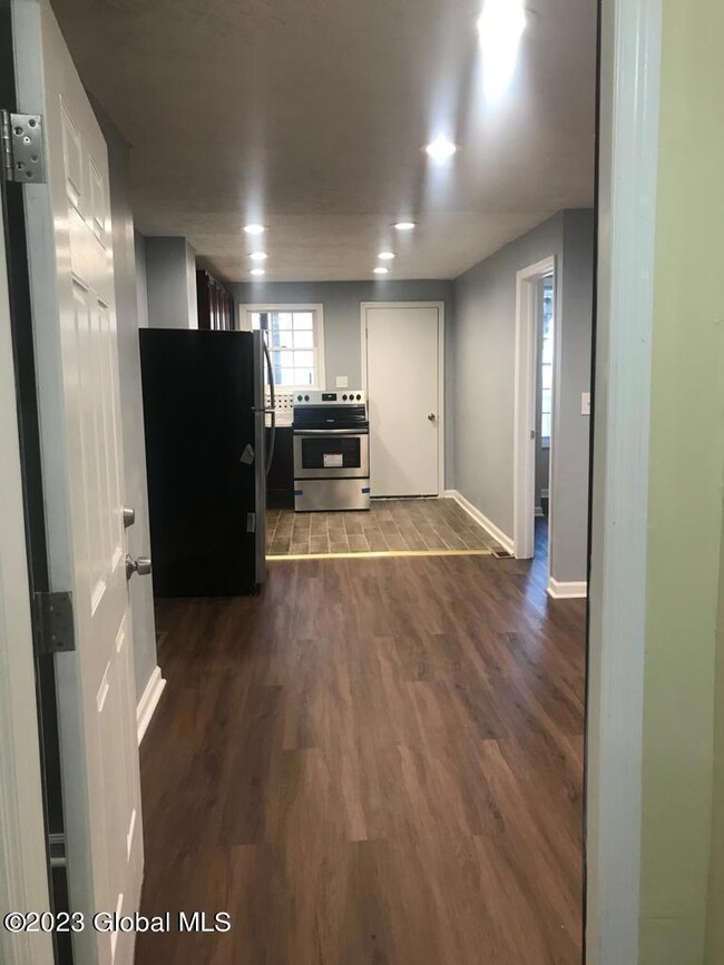 16 Cortland Place, Albany, NY 12203 - photo 3